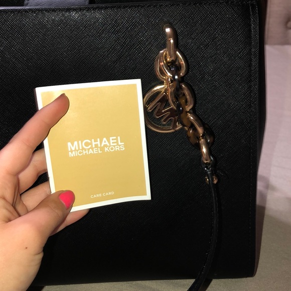 Michael Kors purse - Picture 7 of 7